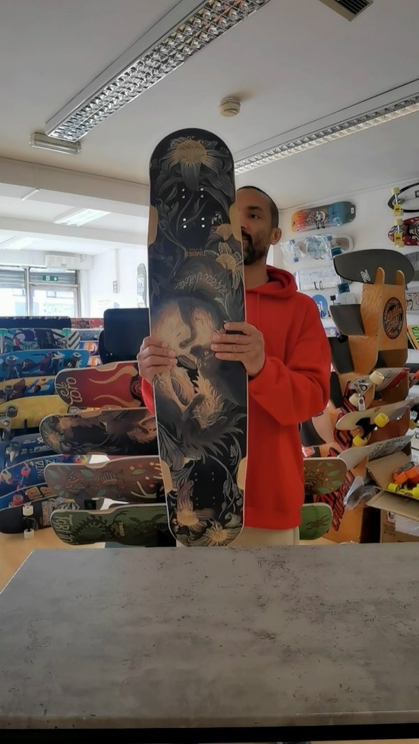 "🎉 Exciting news! Timber boards are back in stock, just in time for your next adventure! 🌲 And introducing the stunning new Zorro Chilote model - sleek, stylish, and ready to elevate your ride. 🏄♂️ Don't miss out, grab yours today and hit the roads in style! TimberBoards ChiloteModel Longboarding newtonsshred skateboardshop timberboards